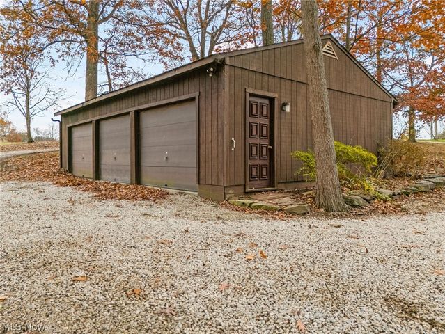 2081 Waynesburg Road NW, Carrollton, OH 44615