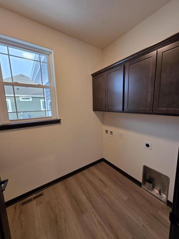 N945 Winds WAY, Oconomowoc, WI 53066