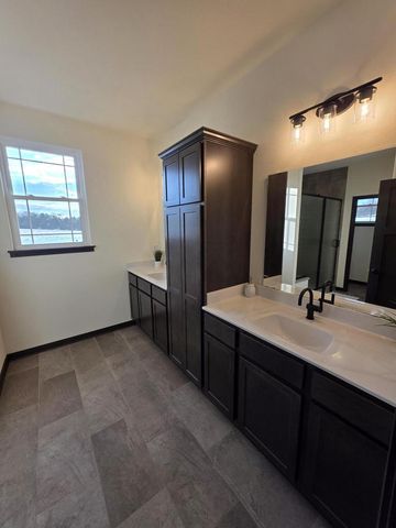 N945 Winds WAY, Oconomowoc, WI 53066