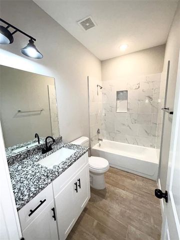 8006 Bowen Street, Houston, TX 77051