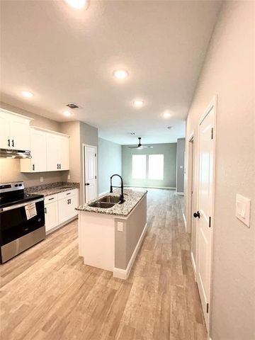 8006 Bowen Street, Houston, TX 77051