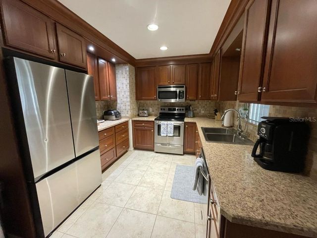 6015 CARLTON AVENUE, Sarasota, FL 34231