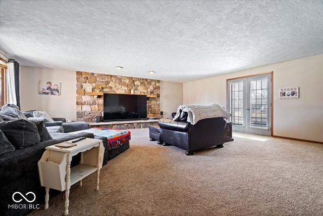 283 E 600 N, Alexandria, IN 46001