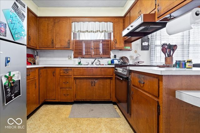 283 E 600 N, Alexandria, IN 46001