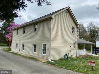 1006 WHITE OAK RD, Fredericksburg, VA 22405