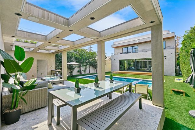 716 N Fuller, Los Angeles, CA 90046