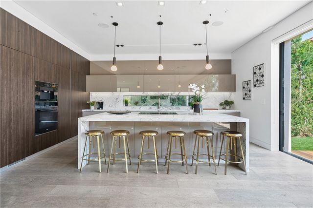 716 N Fuller, Los Angeles, CA 90046