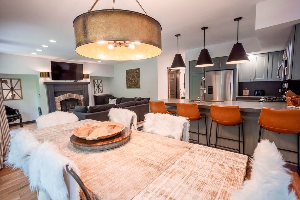 232 North Village Road # 302, Jay, VT 05859