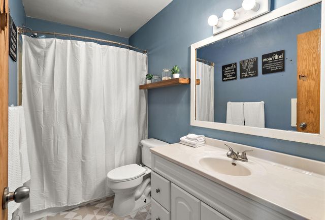 237 S Chestnut Street, Belle Plaine, MN 56011