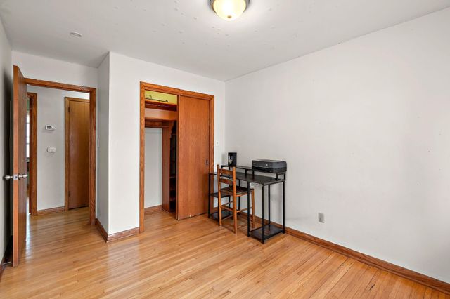 237 S Chestnut Street, Belle Plaine, MN 56011