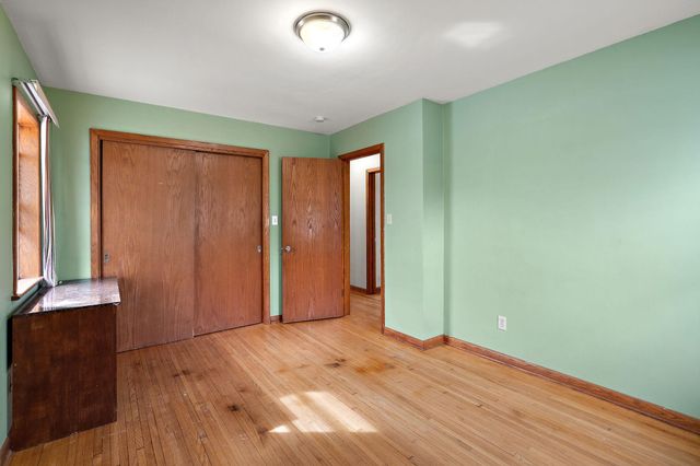 237 S Chestnut Street, Belle Plaine, MN 56011