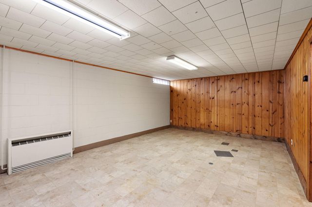 237 S Chestnut Street, Belle Plaine, MN 56011