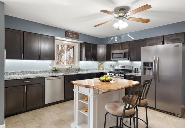 237 S Chestnut Street, Belle Plaine, MN 56011