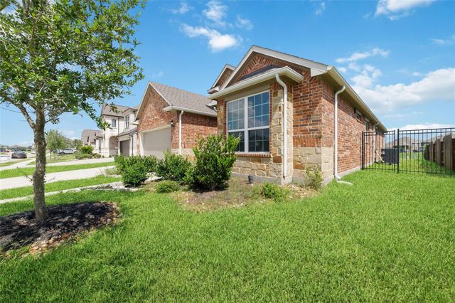 77 Carmel Drive, Manvel, TX 77578