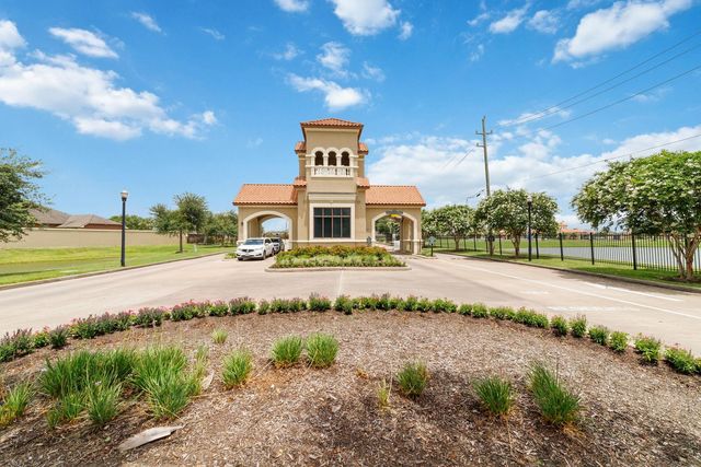 77 Carmel Drive, Manvel, TX 77578