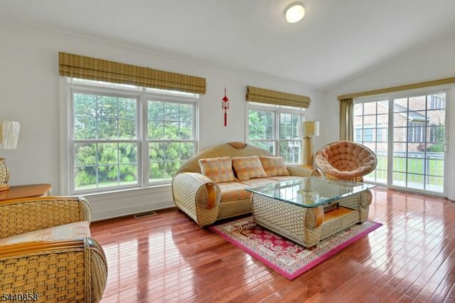 11 Skyview Ter, Riverdale Boro, NJ 07457
