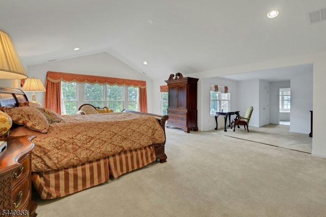 11 Skyview Ter, Riverdale Boro, NJ 07457