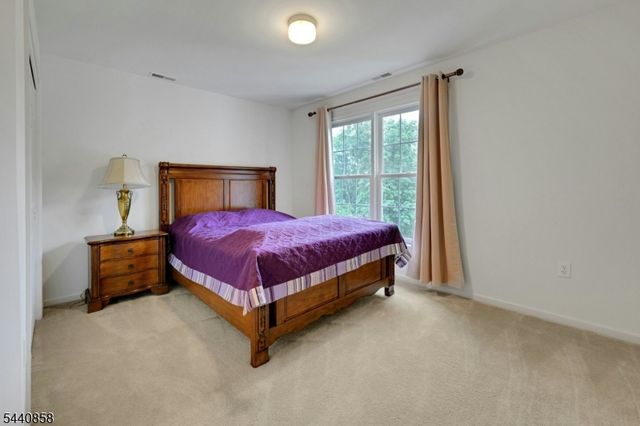 11 Skyview Ter, Riverdale Boro, NJ 07457