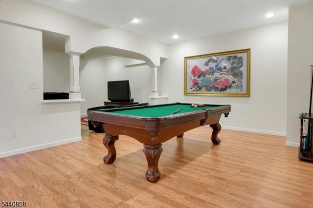 11 Skyview Ter, Riverdale Boro, NJ 07457
