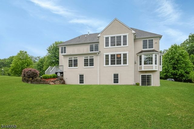 11 Skyview Ter, Riverdale Boro, NJ 07457