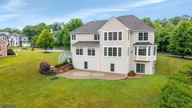 11 Skyview Ter, Riverdale Boro, NJ 07457