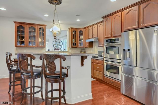 11 Skyview Ter, Riverdale Boro, NJ 07457