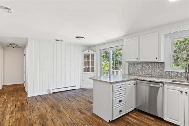 11 Beauregard Avenue, Lincoln, RI 02865