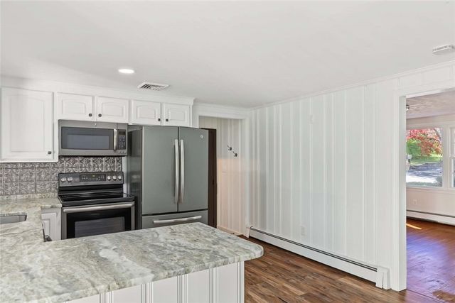 11 Beauregard Avenue, Lincoln, RI 02865