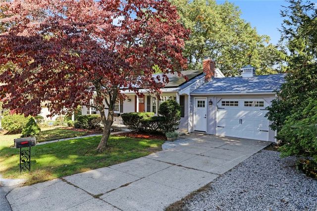 11 Beauregard Avenue, Lincoln, RI 02865