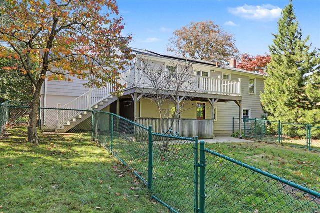 11 Beauregard Avenue, Lincoln, RI 02865