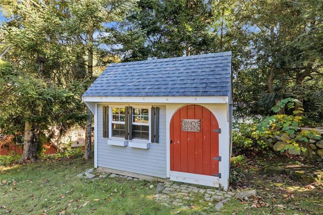 11 Beauregard Avenue, Lincoln, RI 02865