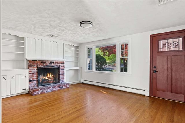 11 Beauregard Avenue, Lincoln, RI 02865