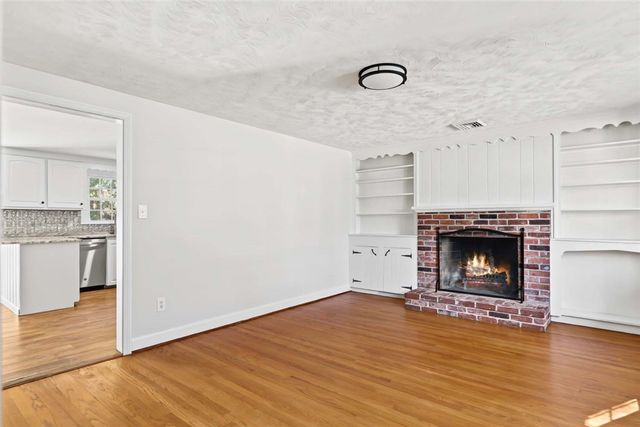 11 Beauregard Avenue, Lincoln, RI 02865