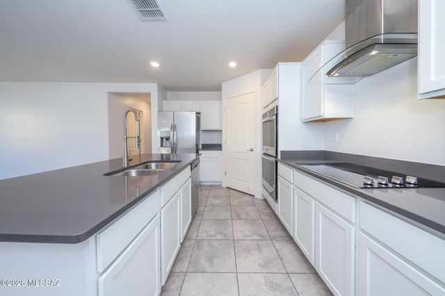2943 W Dakota Vista Way, Tucson, AZ 85746