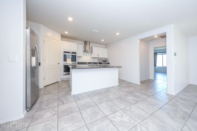 2943 W Dakota Vista Way, Tucson, AZ 85746