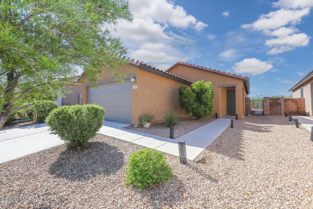2943 W Dakota Vista Way, Tucson, AZ 85746