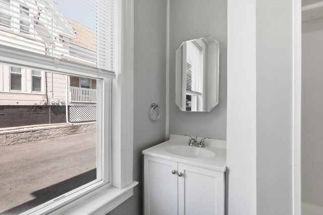 88 Weston St 1, Brockton, MA 02301