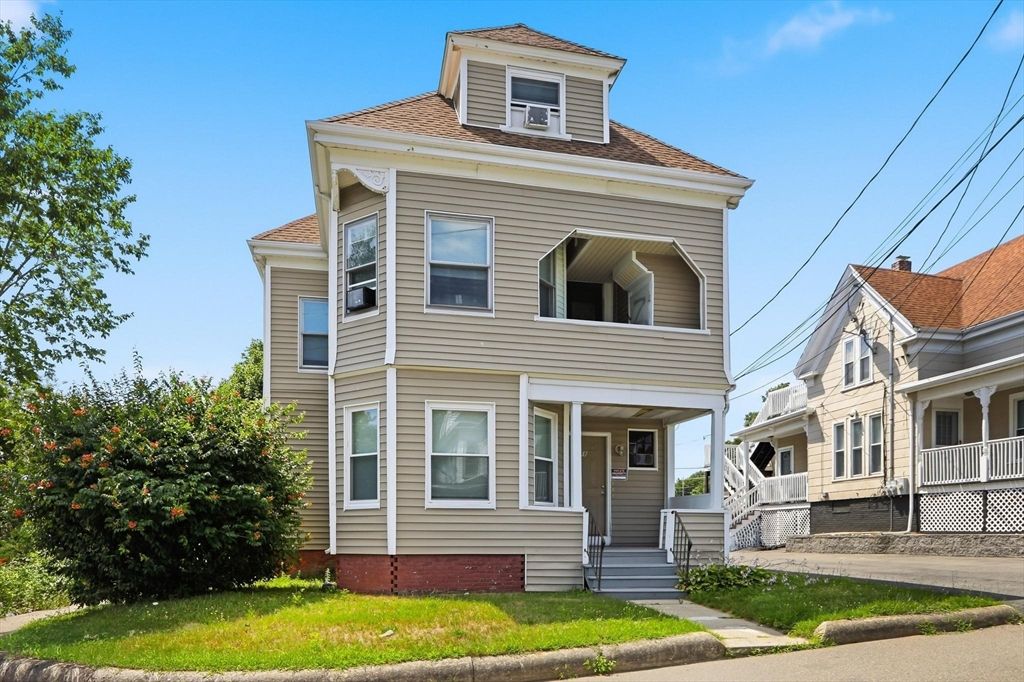88 Weston St 1, Brockton, MA 02301