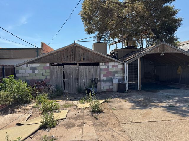 1615 10th Street, Wilson, TX 79381