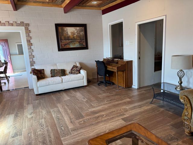 1615 10th Street, Wilson, TX 79381