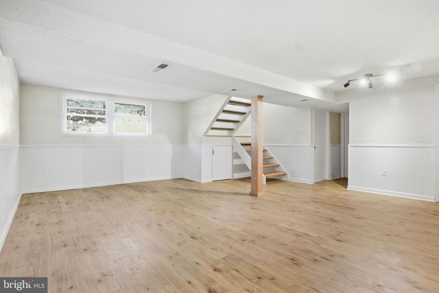 216 MAPLEWOOD DR, Dover, PA 17315