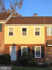 4 OLDE COLONIAL DR, Doylestown, PA 18901
