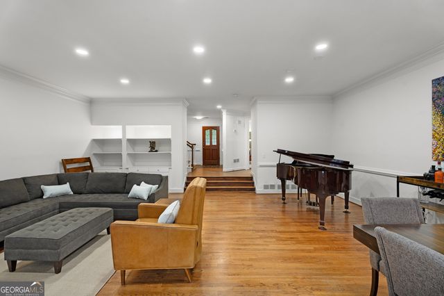 490 Ansley Walk Terrace NE, Atlanta, GA 30309