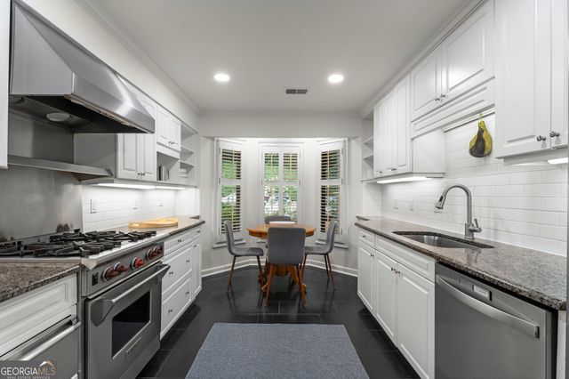 490 Ansley Walk Terrace NE, Atlanta, GA 30309