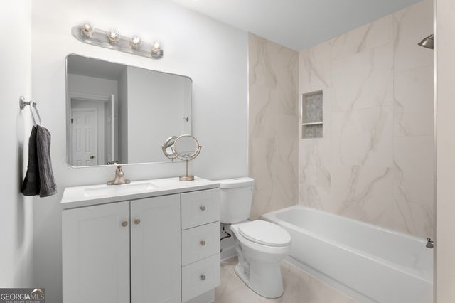 490 Ansley Walk Terrace NE, Atlanta, GA 30309