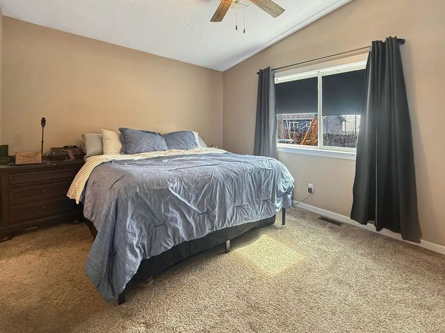45 OLIVE TREE CR NE, Minot, ND 58703