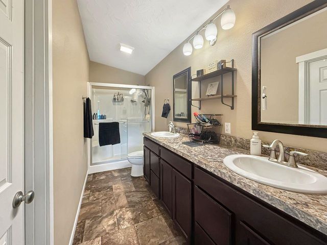 45 OLIVE TREE CR NE, Minot, ND 58703