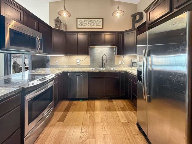 45 OLIVE TREE CR NE, Minot, ND 58703