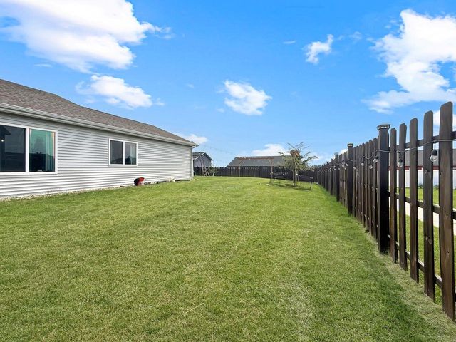 45 OLIVE TREE CR NE, Minot, ND 58703
