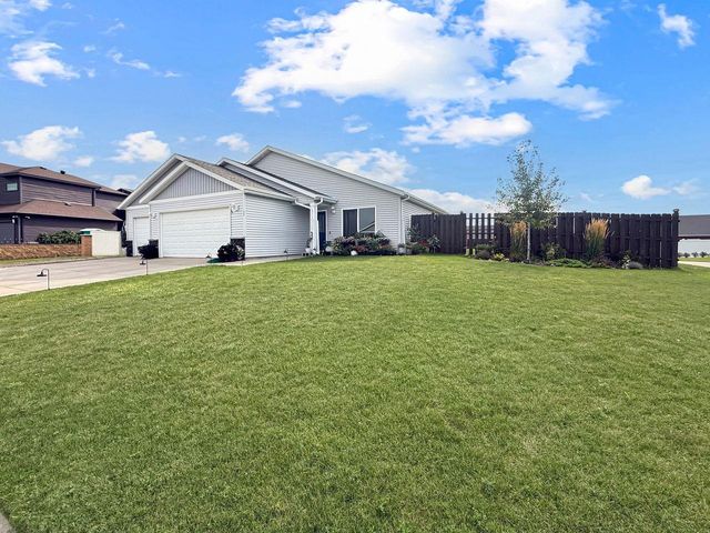 45 OLIVE TREE CR NE, Minot, ND 58703